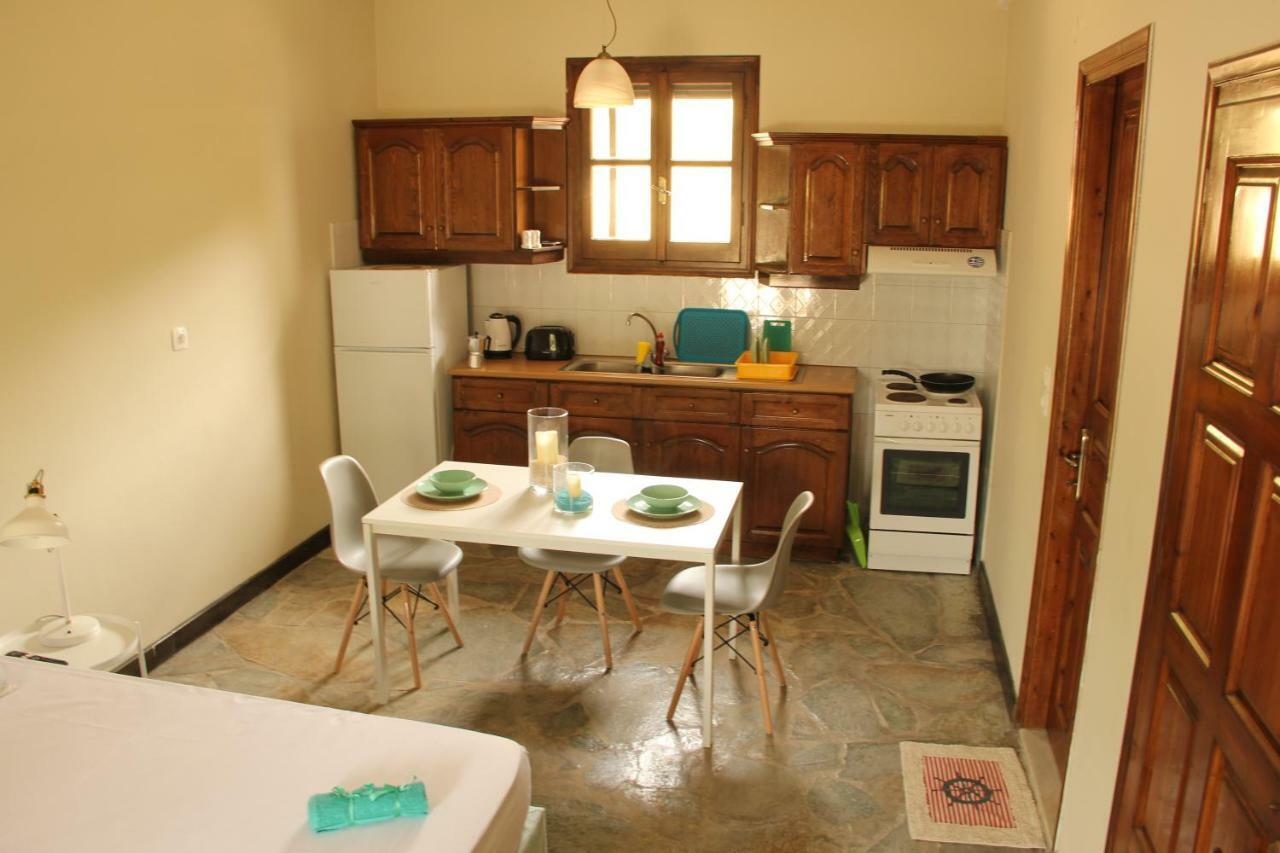 Appartement Wilson & Andrew House - Wanderlust à Avliótes Extérieur photo