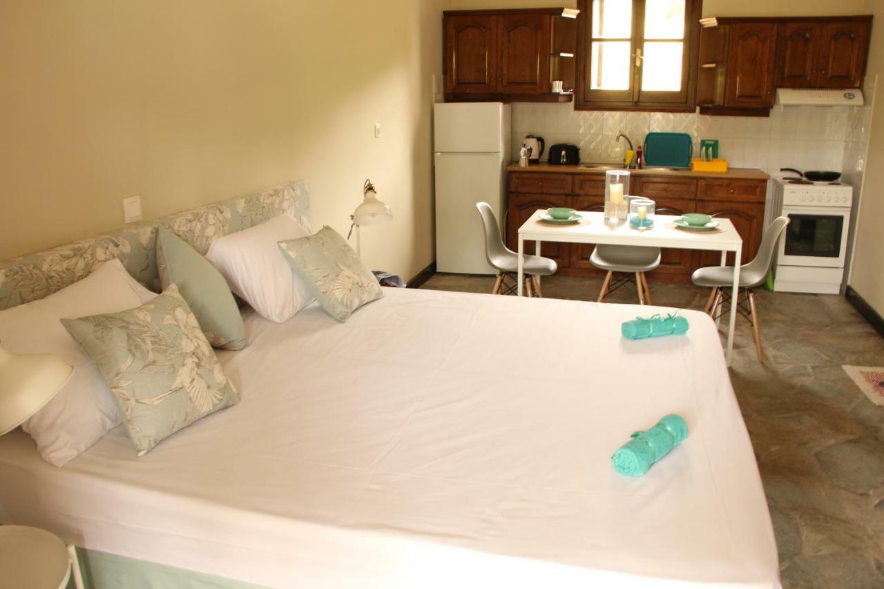 Appartement Wilson & Andrew House - Wanderlust à Avliótes Extérieur photo
